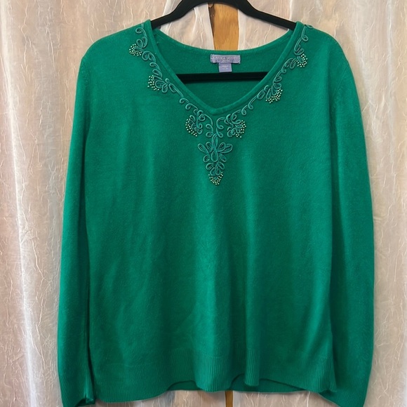 3/$20 petite green sweater size large - Picture 1 of 4